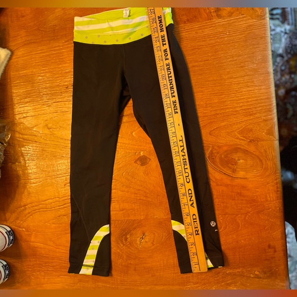 Lululemon Sz 2 Capri leggings - Picture 7 of 7